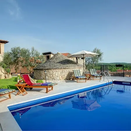Poolincluded - Villa Adriana Holiday home