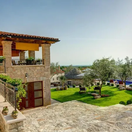 Poolincluded - Villa Adriana *